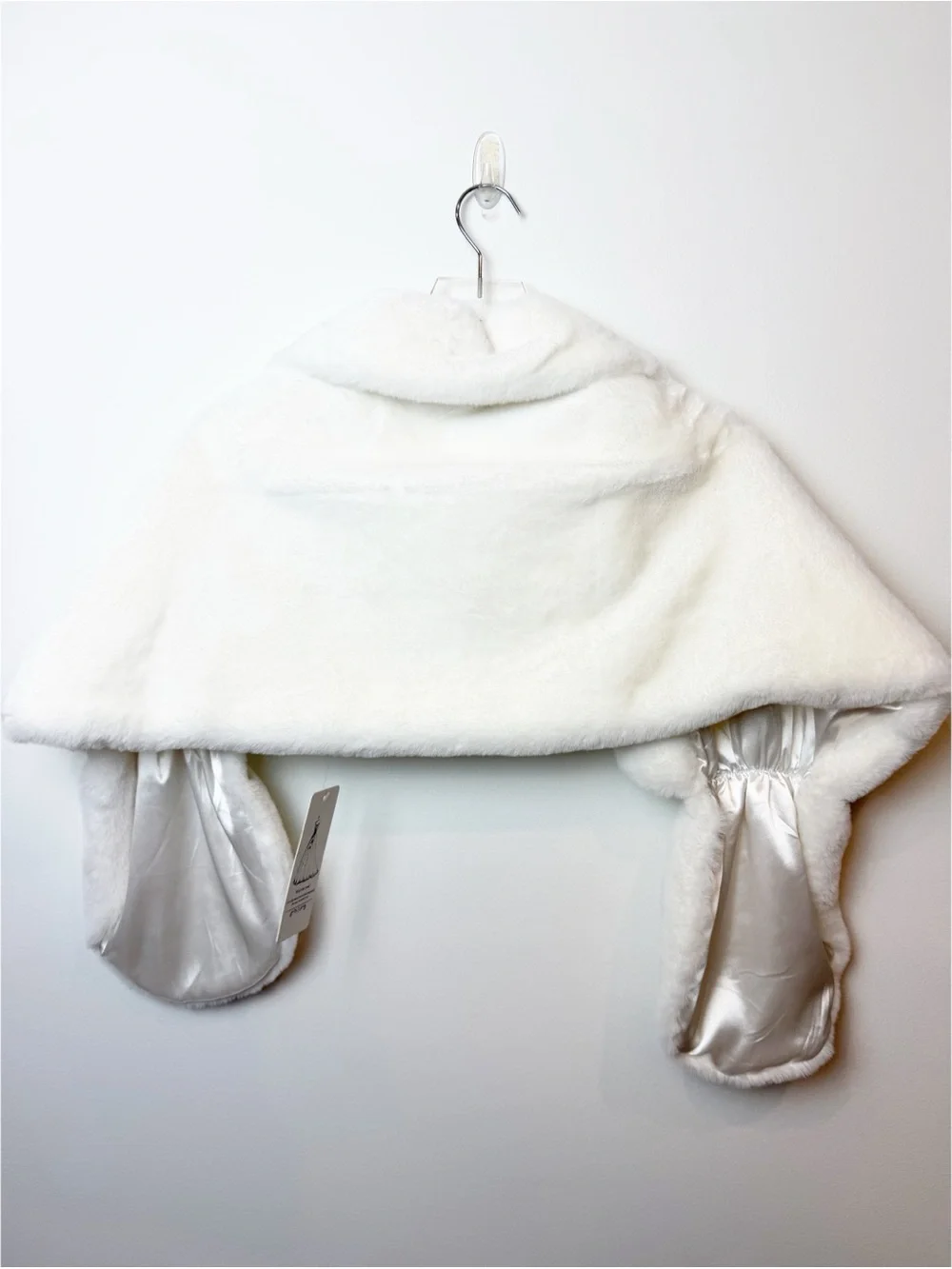 Fashion | White Faux Fur Scarf Shawl Collar Wrap Stole Winter Shrug NWT